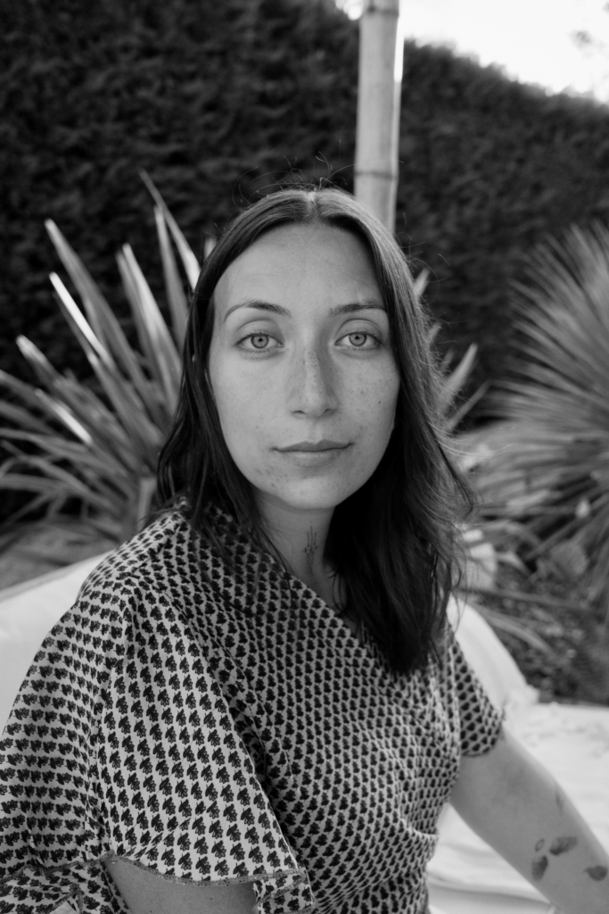 Portrait de Kenza Cherkaoui, kinésiologue et énergéticienne au Perreux-sur-Marne